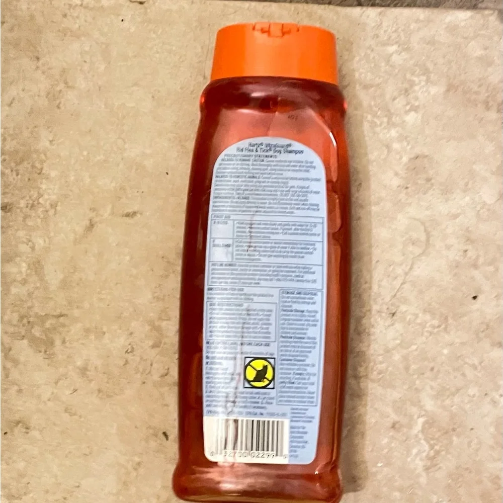 Hartz UltraGuard Rid Flea & Stick Shampoo for Dogs, Fresh Citrus 18 oz